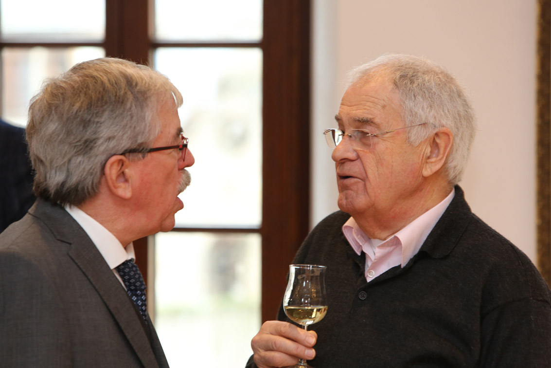 Fraktionsvorsitzender Klaus Frevel im Gespräch